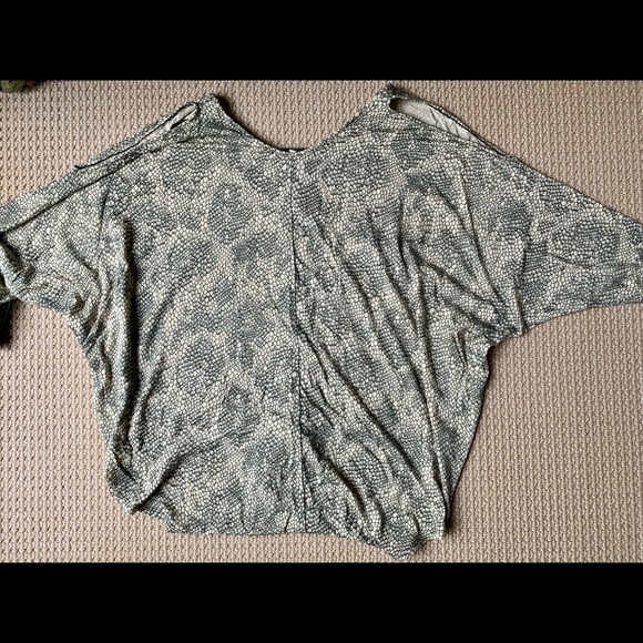 Towson Top - Picture 4 of 4